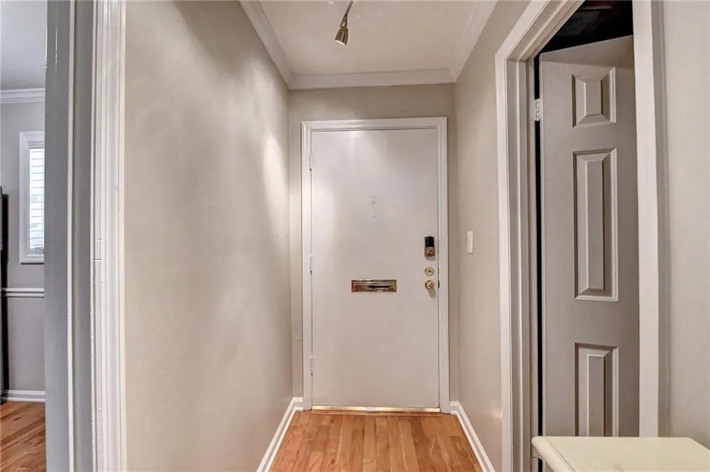 5590 Chemin De Vie, Atlanta, Georgia 30342, 2 Bedrooms Bedrooms, ,2 BathroomsBathrooms,Residential,Sold,5590 Chemin De Vie,7010097