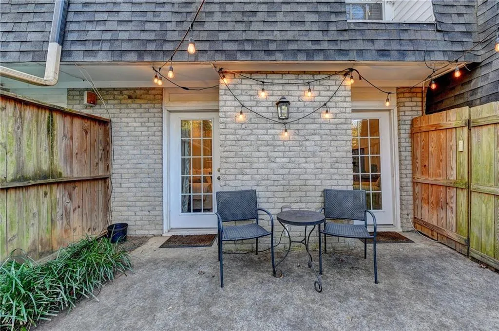 5590 Chemin De Vie, Atlanta, Georgia 30342, 2 Bedrooms Bedrooms, ,2 BathroomsBathrooms,Residential,Sold,5590 Chemin De Vie,7010097