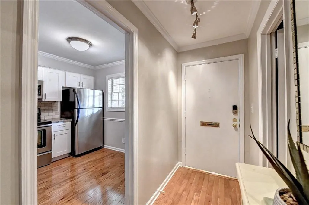 5590 Chemin De Vie, Atlanta, Georgia 30342, 2 Bedrooms Bedrooms, ,2 BathroomsBathrooms,Residential,Sold,5590 Chemin De Vie,7010097