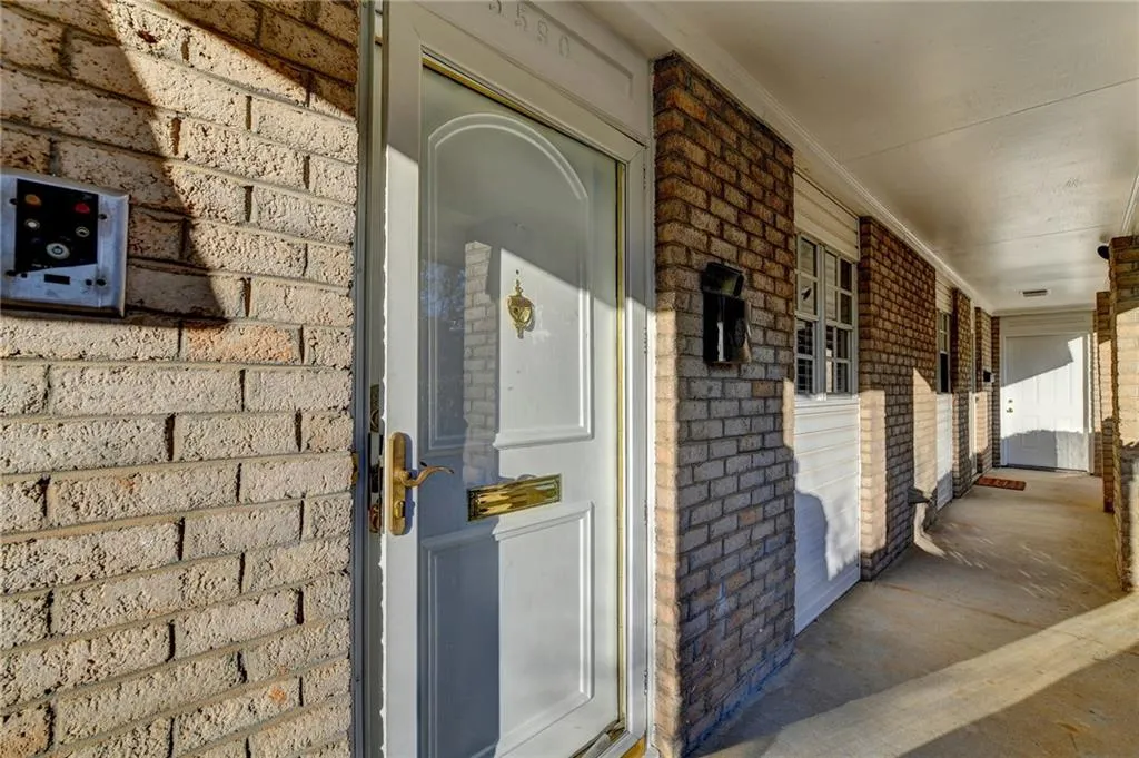 5590 Chemin De Vie, Atlanta, Georgia 30342, 2 Bedrooms Bedrooms, ,2 BathroomsBathrooms,Residential,Sold,5590 Chemin De Vie,7010097