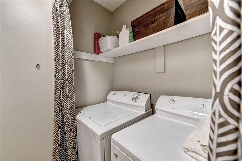 5590 Chemin De Vie, Atlanta, Georgia 30342, 2 Bedrooms Bedrooms, ,2 BathroomsBathrooms,Residential,Sold,5590 Chemin De Vie,7010097