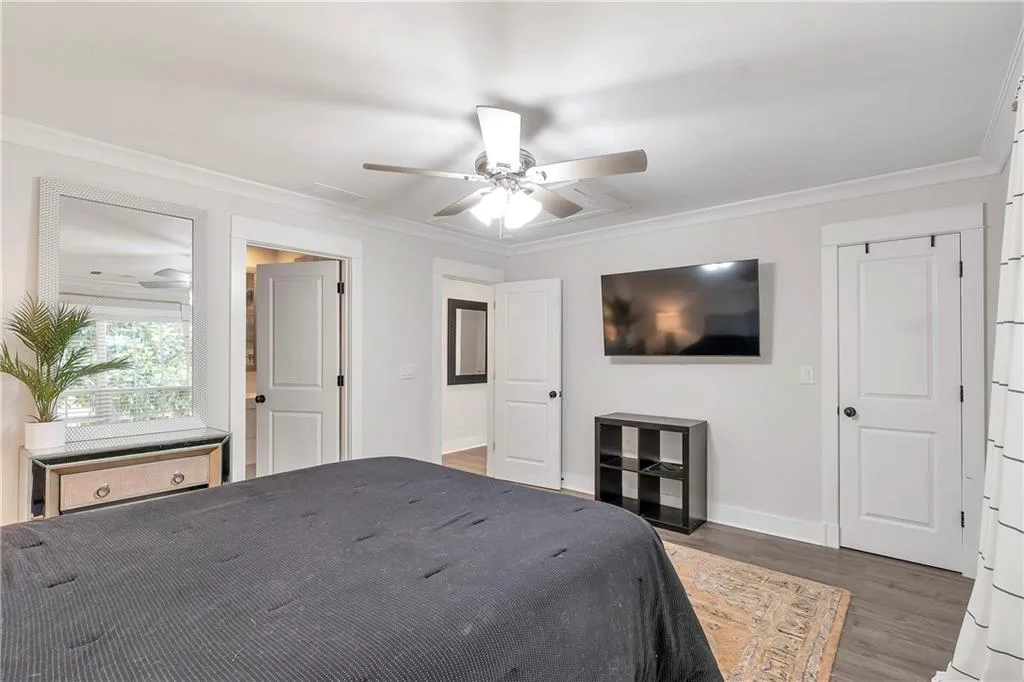 5400 Roswell Road Unit E2, Atlanta, Georgia 30342, 2 Bedrooms Bedrooms, ,2 BathroomsBathrooms,Residential,Sold,5400 Roswell Road Unit E2,7518974