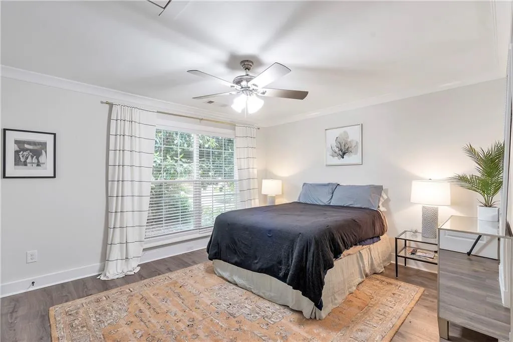 5400 Roswell Road Unit E2, Atlanta, Georgia 30342, 2 Bedrooms Bedrooms, ,2 BathroomsBathrooms,Residential,Sold,5400 Roswell Road Unit E2,7518974