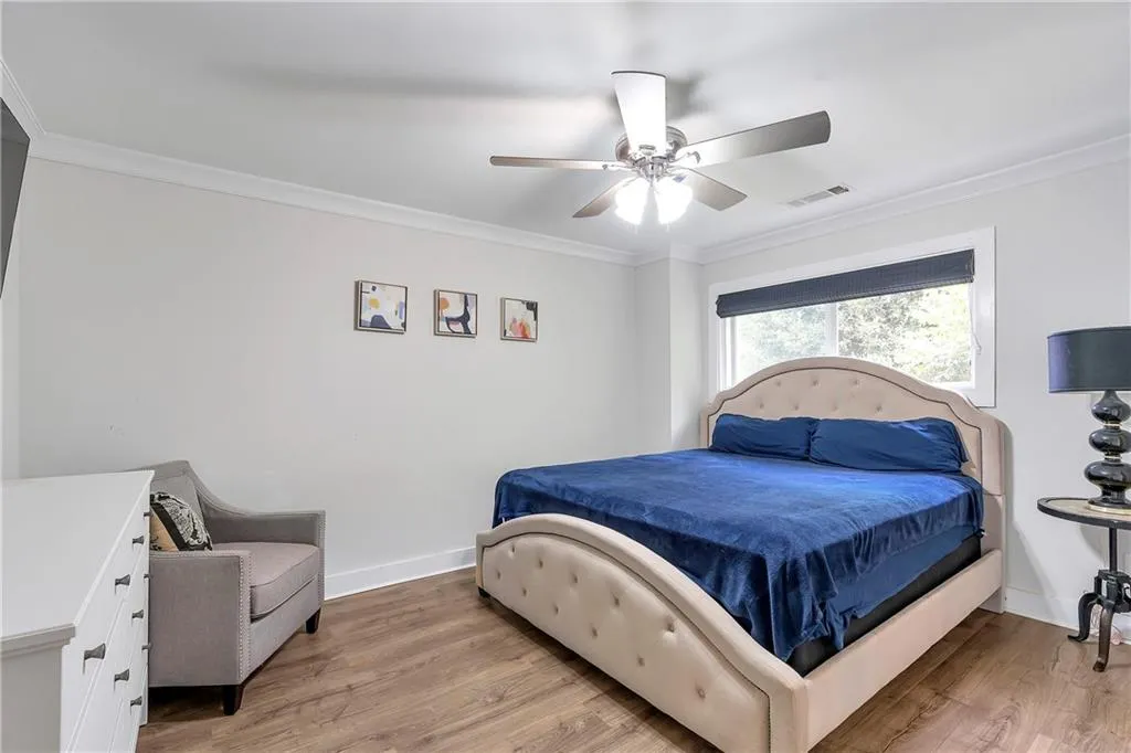 5400 Roswell Road Unit E2, Atlanta, Georgia 30342, 2 Bedrooms Bedrooms, ,2 BathroomsBathrooms,Residential,Sold,5400 Roswell Road Unit E2,7518974