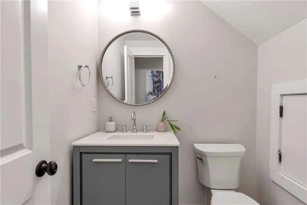 5400 Roswell Road Unit E2, Atlanta, Georgia 30342, 2 Bedrooms Bedrooms, ,2 BathroomsBathrooms,Residential,Sold,5400 Roswell Road Unit E2,7518974