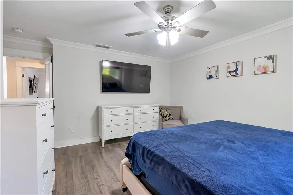 5400 Roswell Road Unit E2, Atlanta, Georgia 30342, 2 Bedrooms Bedrooms, ,2 BathroomsBathrooms,Residential,Sold,5400 Roswell Road Unit E2,7518974