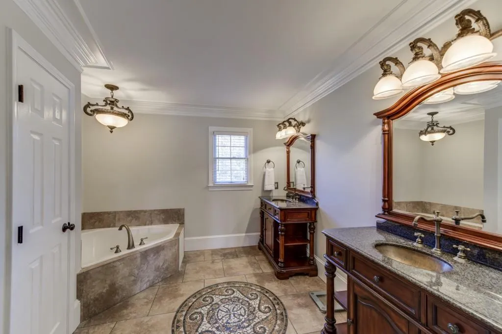 105 Breakwater Circle, Sandy Springs, Georgia 30328, 4 Bedrooms Bedrooms, ,4 BathroomsBathrooms,Residential,Sold,105 Breakwater Circle,6128791