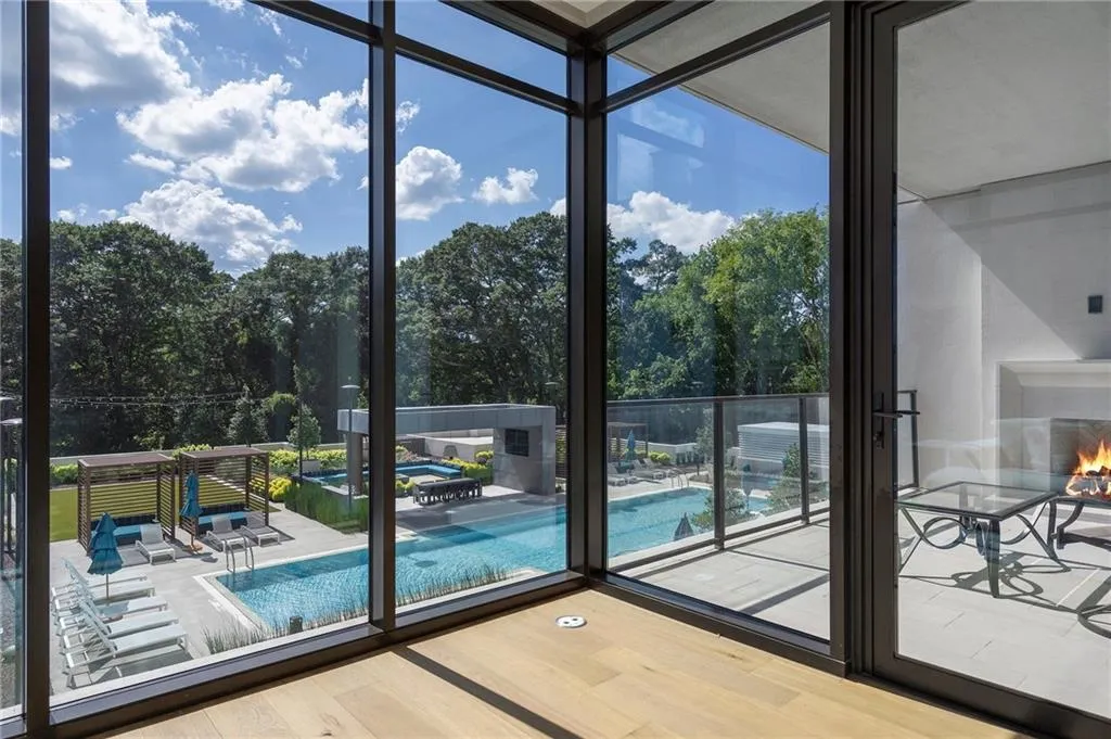 2520 Peachtree Road Nw Unit 403, Atlanta, Georgia 30305, 2 Bedrooms Bedrooms, ,3 BathroomsBathrooms,Residential,For Sale,2520 Peachtree Road Nw Unit 403,7610304