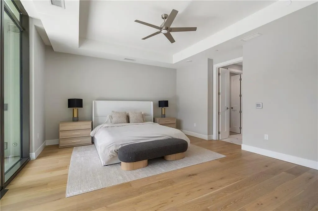 2520 Peachtree Road Nw Unit 403, Atlanta, Georgia 30305, 2 Bedrooms Bedrooms, ,3 BathroomsBathrooms,Residential,For Sale,2520 Peachtree Road Nw Unit 403,7610304
