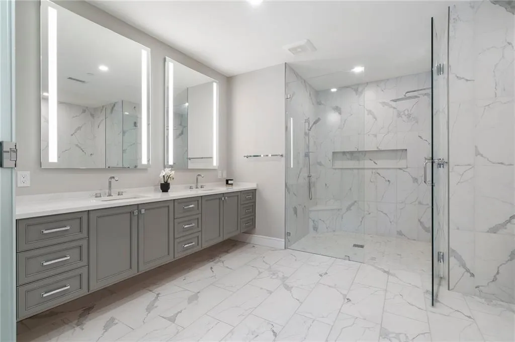 2520 Peachtree Road Nw Unit 403, Atlanta, Georgia 30305, 2 Bedrooms Bedrooms, ,3 BathroomsBathrooms,Residential,For Sale,2520 Peachtree Road Nw Unit 403,7610304