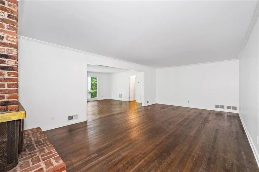 2917 Rockingham Drive Nw, Atlanta, Georgia 30327, 4 Bedrooms Bedrooms, ,4 BathroomsBathrooms,Residential,For Sale,2917 Rockingham Drive Nw,7599284
