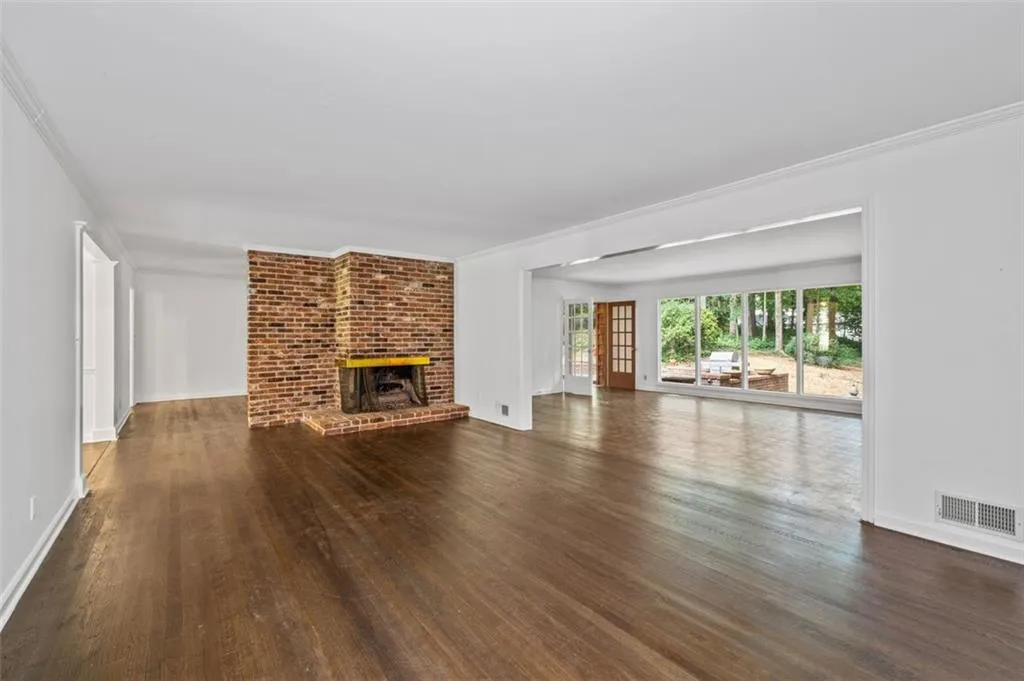 2917 Rockingham Drive Nw, Atlanta, Georgia 30327, 4 Bedrooms Bedrooms, ,4 BathroomsBathrooms,Residential,For Sale,2917 Rockingham Drive Nw,7599284
