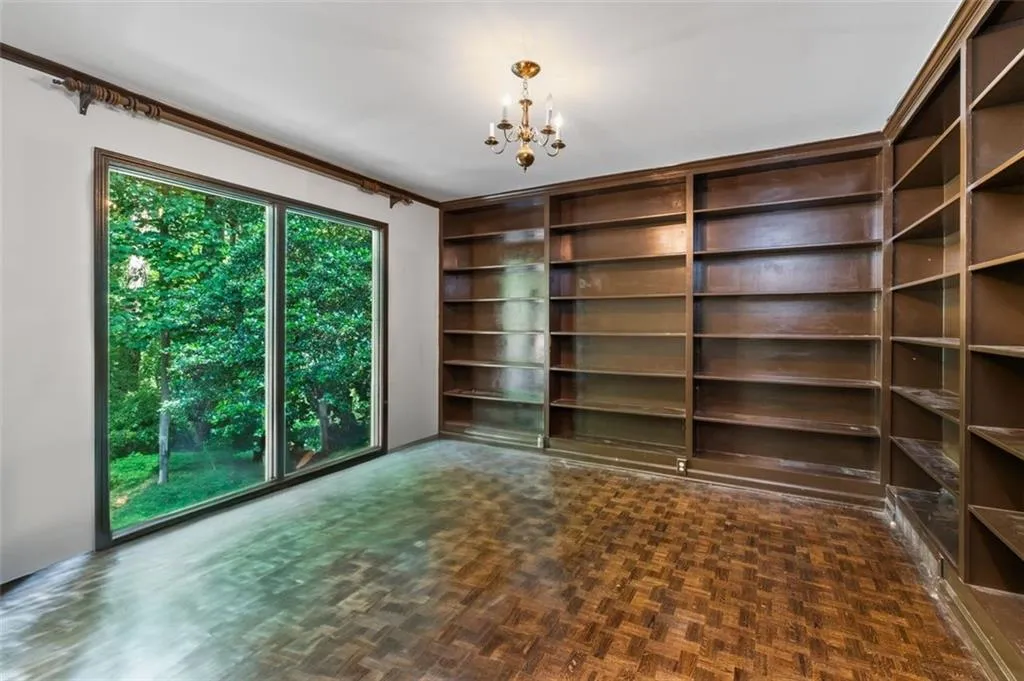 2917 Rockingham Drive Nw, Atlanta, Georgia 30327, 4 Bedrooms Bedrooms, ,4 BathroomsBathrooms,Residential,For Sale,2917 Rockingham Drive Nw,7599284