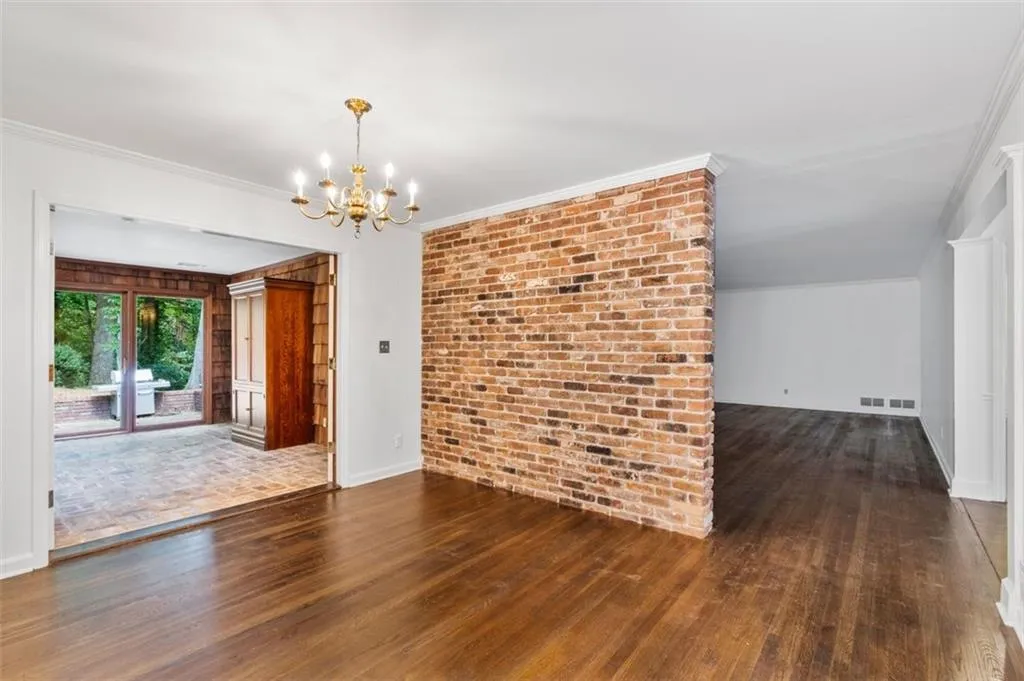 2917 Rockingham Drive Nw, Atlanta, Georgia 30327, 4 Bedrooms Bedrooms, ,4 BathroomsBathrooms,Residential,For Sale,2917 Rockingham Drive Nw,7599284