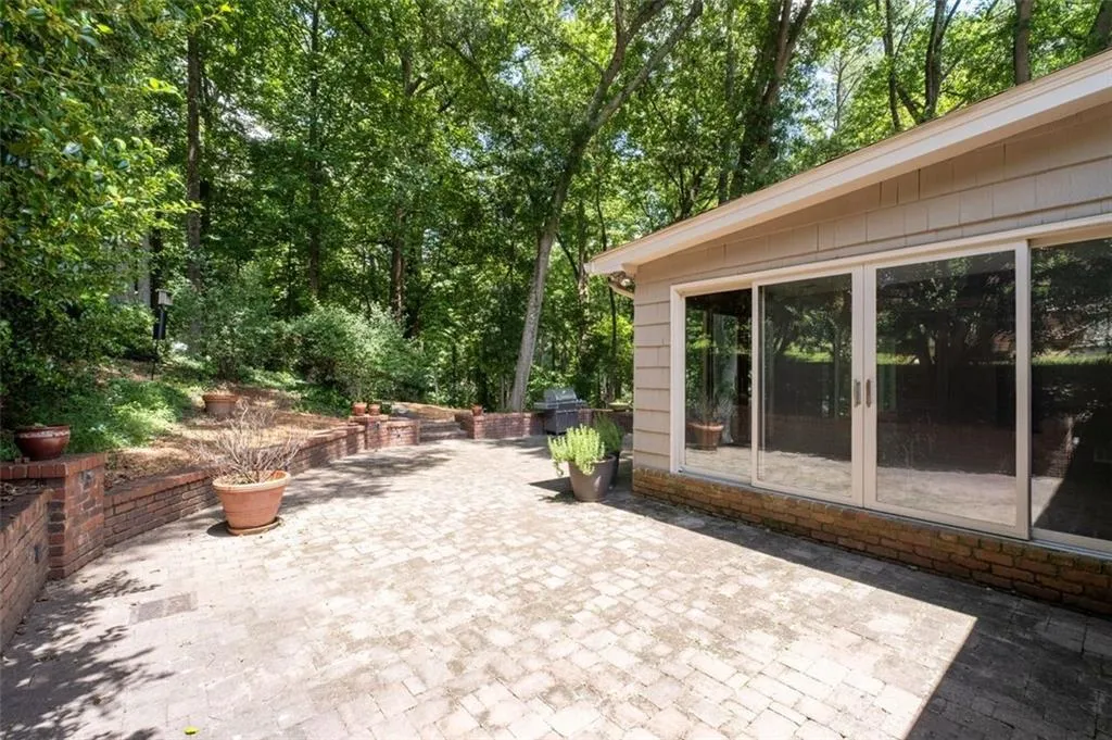 2917 Rockingham Drive Nw, Atlanta, Georgia 30327, 4 Bedrooms Bedrooms, ,4 BathroomsBathrooms,Residential,For Sale,2917 Rockingham Drive Nw,7599284