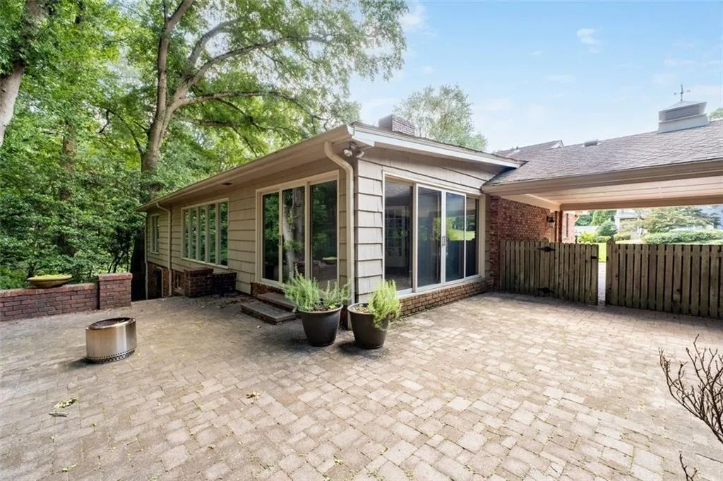 2917 Rockingham Drive Nw, Atlanta, Georgia 30327, 4 Bedrooms Bedrooms, ,4 BathroomsBathrooms,Residential,For Sale,2917 Rockingham Drive Nw,7599284