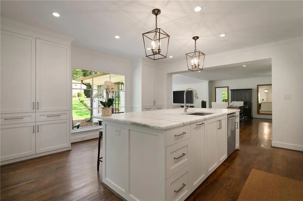 505 Hillside Drive Nw, Atlanta, Georgia 30342, 4 Bedrooms Bedrooms, ,4 BathroomsBathrooms,Residential,For Sale,505 Hillside Drive Nw,7611954