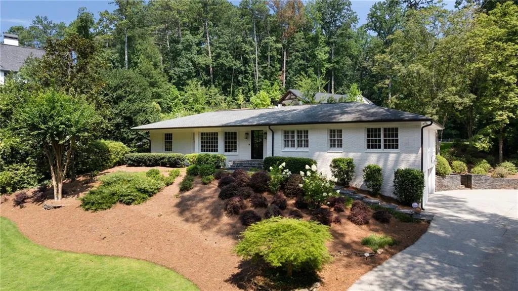 505 Hillside Drive Nw, Atlanta, Georgia 30342, 4 Bedrooms Bedrooms, ,4 BathroomsBathrooms,Residential,For Sale,505 Hillside Drive Nw,7611954