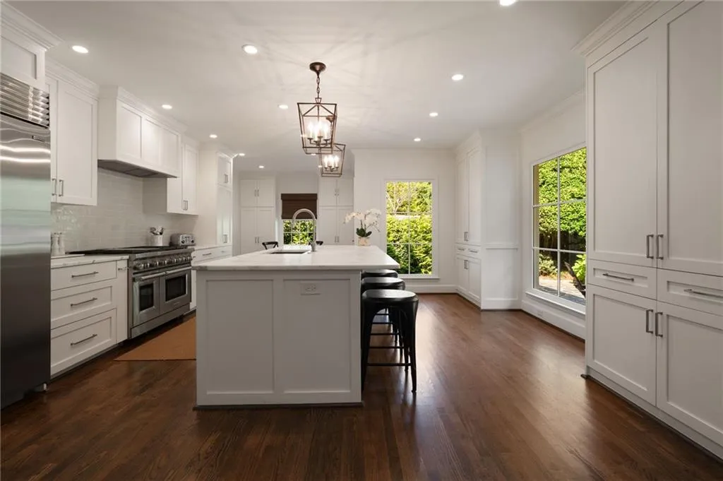 505 Hillside Drive Nw, Atlanta, Georgia 30342, 4 Bedrooms Bedrooms, ,4 BathroomsBathrooms,Residential,For Sale,505 Hillside Drive Nw,7611954