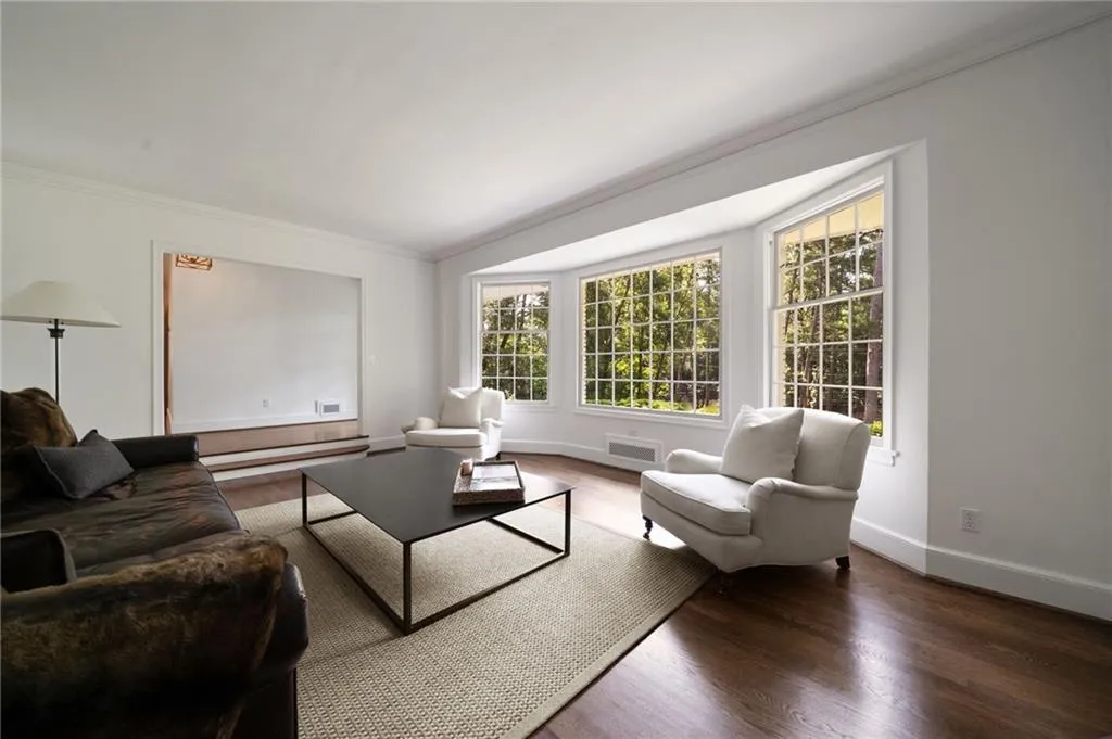 505 Hillside Drive Nw, Atlanta, Georgia 30342, 4 Bedrooms Bedrooms, ,4 BathroomsBathrooms,Residential,For Sale,505 Hillside Drive Nw,7611954