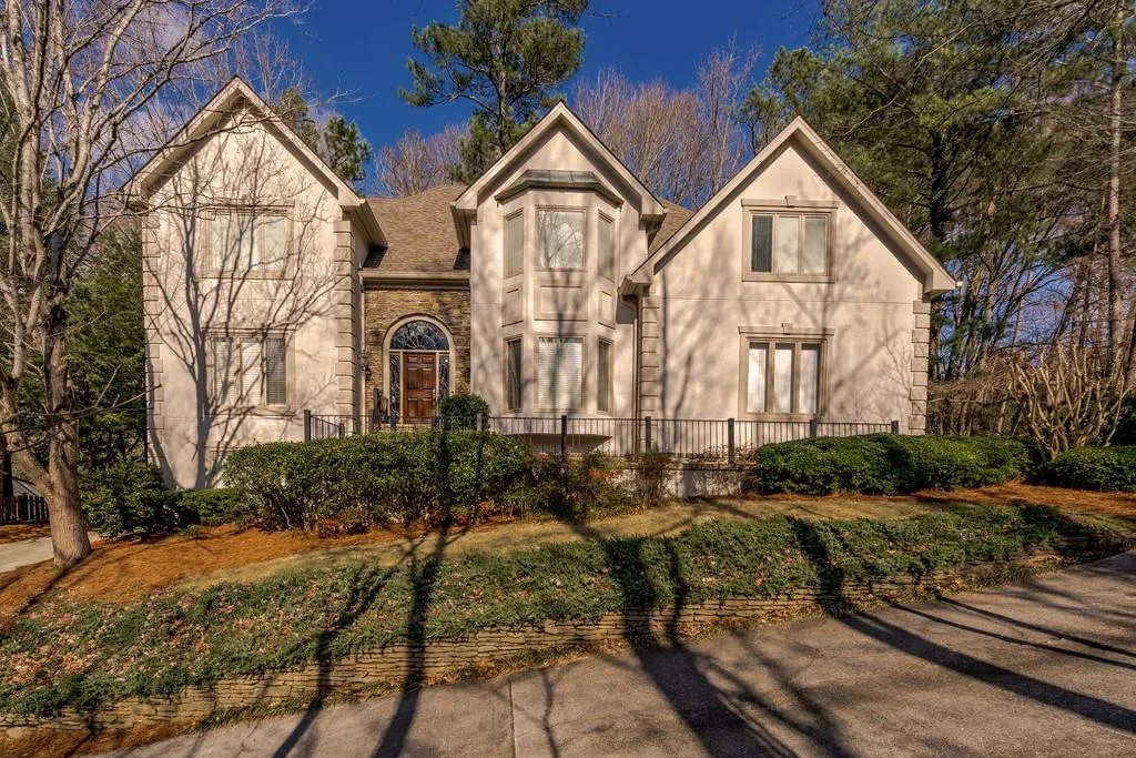 6115 River Chase Circle, Sandy Springs, Georgia 30328, 5 Bedrooms Bedrooms, ,5 BathroomsBathrooms,Residential,Sold,6115 River Chase Circle,6685038