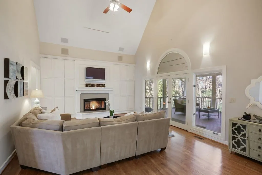 6115 River Chase Circle, Sandy Springs, Georgia 30328, 5 Bedrooms Bedrooms, ,5 BathroomsBathrooms,Residential,Sold,6115 River Chase Circle,6685038