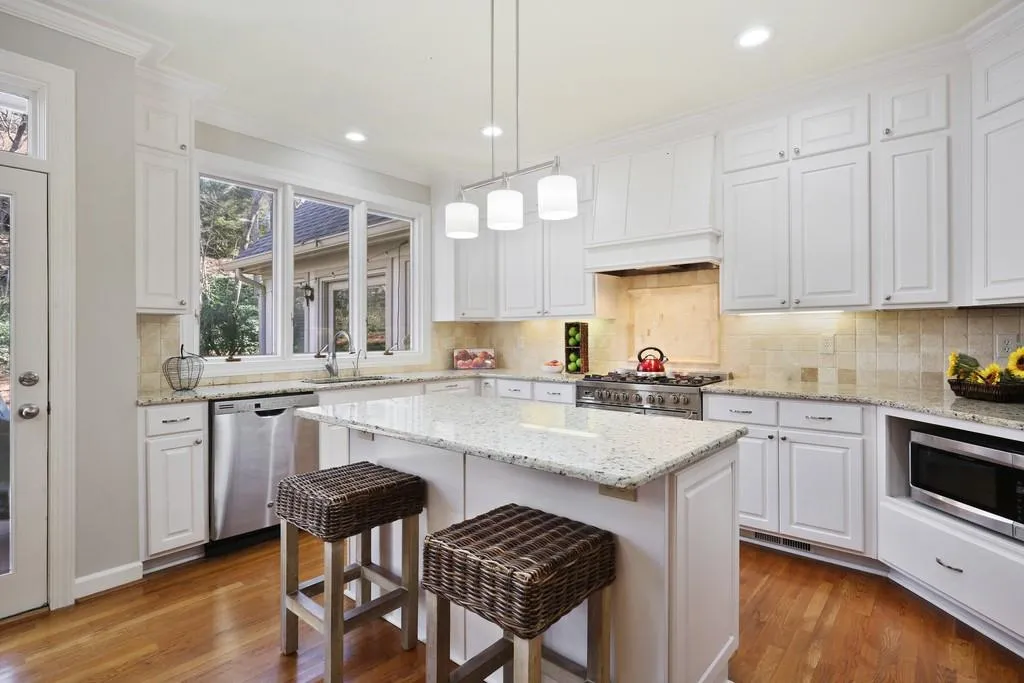 6115 River Chase Circle, Sandy Springs, Georgia 30328, 5 Bedrooms Bedrooms, ,5 BathroomsBathrooms,Residential,Sold,6115 River Chase Circle,6685038