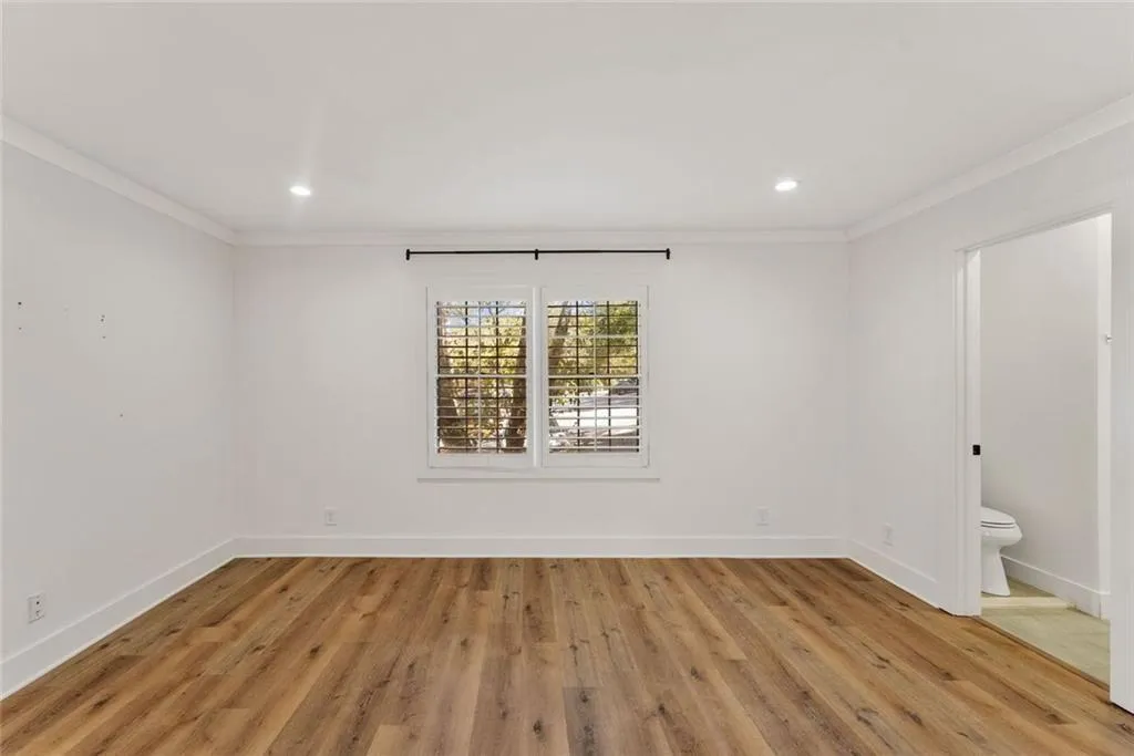 143 Amherst Place Nw, Atlanta, Georgia 30327, 2 Bedrooms Bedrooms, 0 ,2 BathroomsBathrooms,Residential,For Sale,143 Amherst Place Nw,7670686