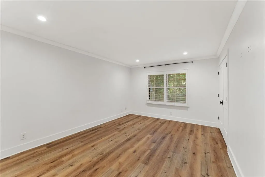 143 Amherst Place Nw, Atlanta, Georgia 30327, 2 Bedrooms Bedrooms, ,2 BathroomsBathrooms,Residential,For Sale,143 Amherst Place Nw,7670686