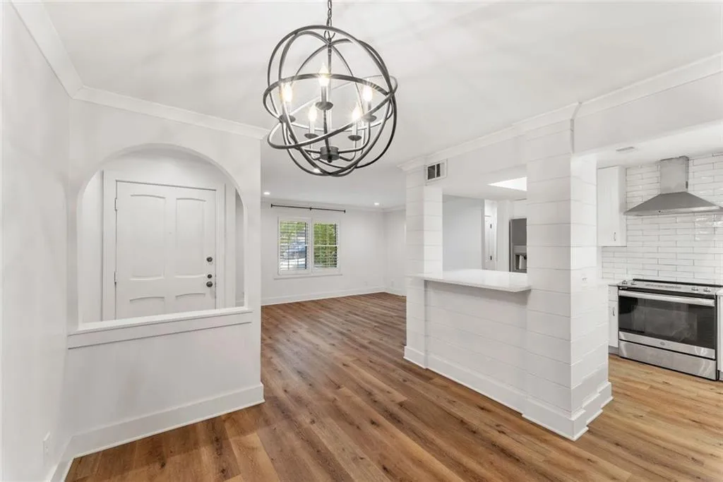 143 Amherst Place Nw, Atlanta, Georgia 30327, 2 Bedrooms Bedrooms, 0 ,2 BathroomsBathrooms,Residential,For Sale,143 Amherst Place Nw,7670686