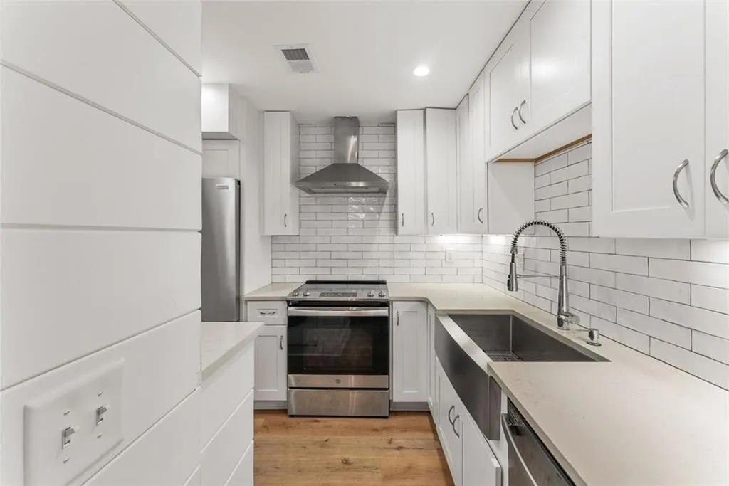 143 Amherst Place Nw, Atlanta, Georgia 30327, 2 Bedrooms Bedrooms, ,2 BathroomsBathrooms,Residential,For Sale,143 Amherst Place Nw,7670686