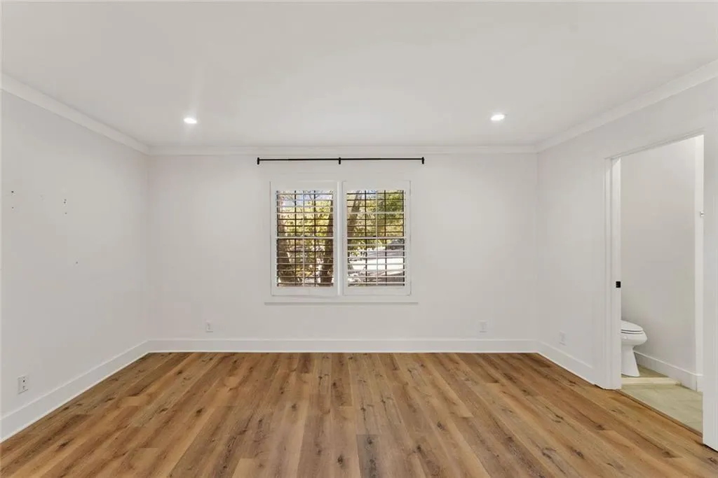 143 Amherst Place Nw, Atlanta, Georgia 30327, 2 Bedrooms Bedrooms, ,2 BathroomsBathrooms,Residential,For Sale,143 Amherst Place Nw,7670686