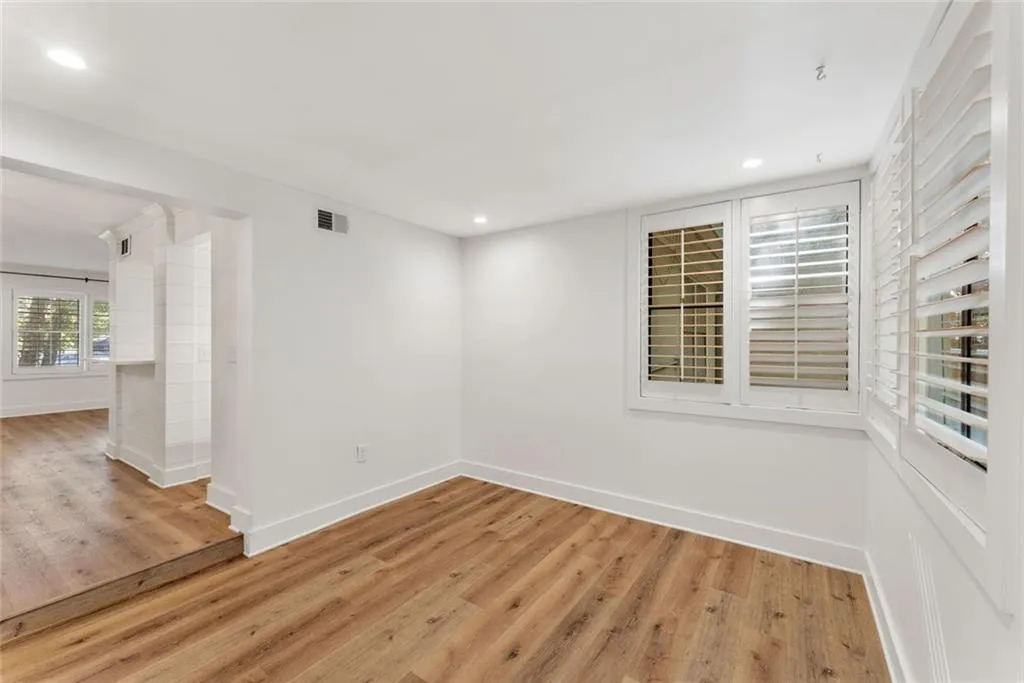 143 Amherst Place Nw, Atlanta, Georgia 30327, 2 Bedrooms Bedrooms, ,2 BathroomsBathrooms,Residential,For Sale,143 Amherst Place Nw,7670686