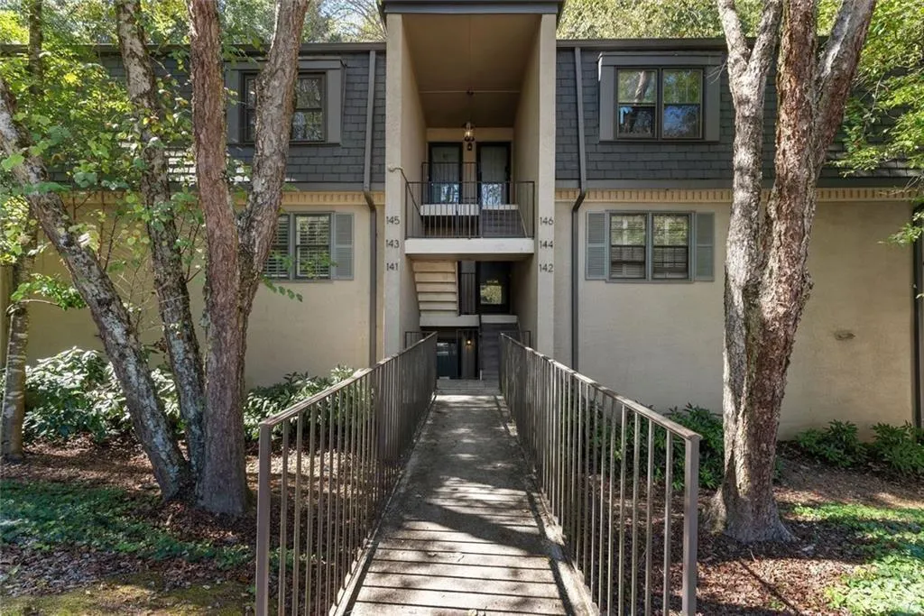 143 Amherst Place Nw, Atlanta, Georgia 30327, 2 Bedrooms Bedrooms, 0 ,2 BathroomsBathrooms,Residential,For Sale,143 Amherst Place Nw,7670686