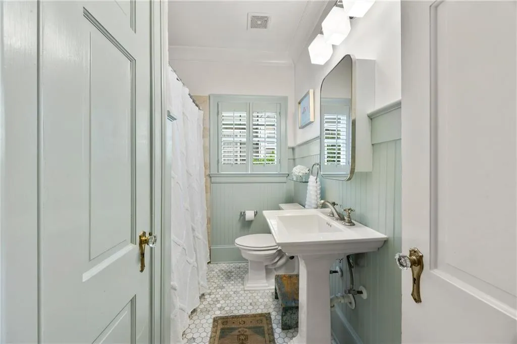 3107 Peachtree Drive Ne, Atlanta, Georgia 30305, 5 Bedrooms Bedrooms, ,5 BathroomsBathrooms,Residential,For Sale,3107 Peachtree Drive Ne,7632685