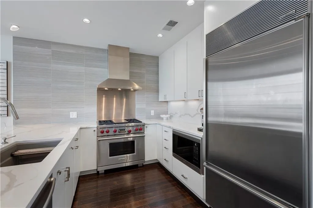 3325 Piedmont Road Ne Unit 2501, Atlanta, Georgia 30305, 3 Bedrooms Bedrooms, ,2 BathroomsBathrooms,Residential,For Sale,3325 Piedmont Road Ne Unit 2501,7620474