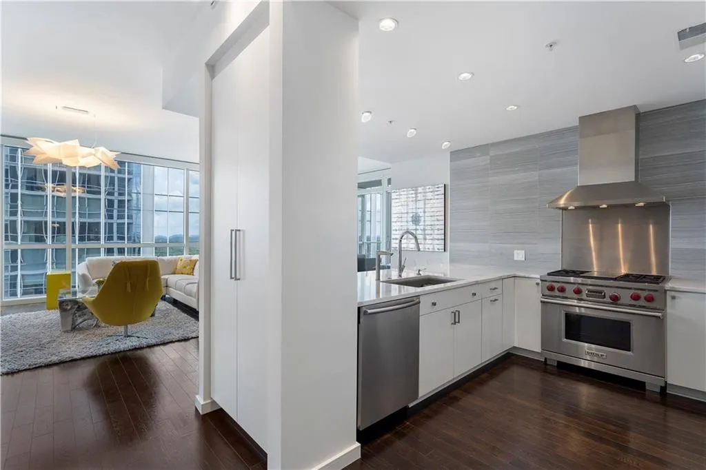 3325 Piedmont Road Ne Unit 2501, Atlanta, Georgia 30305, 3 Bedrooms Bedrooms, ,2 BathroomsBathrooms,Residential,For Sale,3325 Piedmont Road Ne Unit 2501,7620474