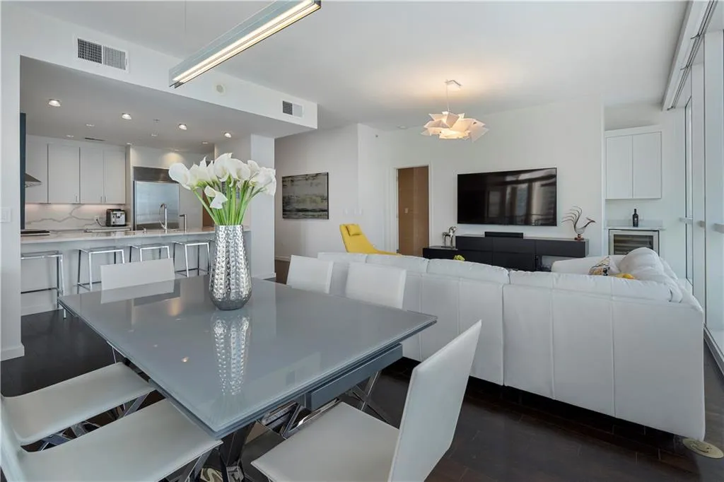 3325 Piedmont Road Ne Unit 2501, Atlanta, Georgia 30305, 3 Bedrooms Bedrooms, ,2 BathroomsBathrooms,Residential,For Sale,3325 Piedmont Road Ne Unit 2501,7620474
