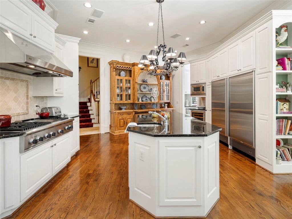 520 Old Cobblestone Drive, Sandy Springs, Georgia 30350, 7 Bedrooms Bedrooms, ,7 BathroomsBathrooms,Residential,Sold,520 Old Cobblestone Drive,7246630