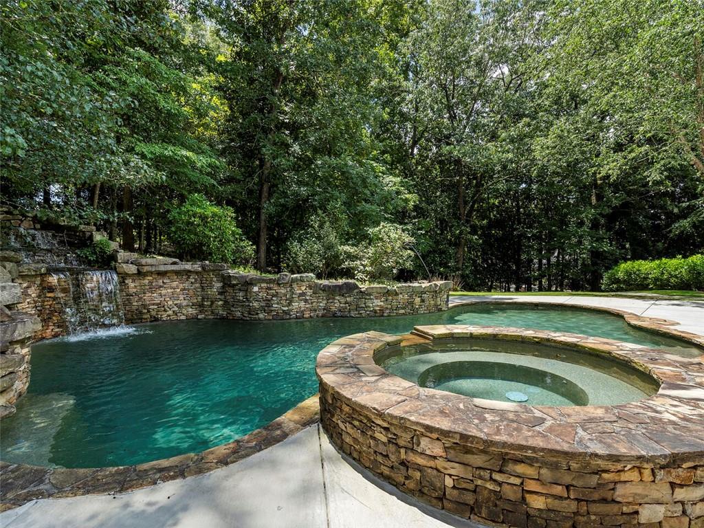 520 Old Cobblestone Drive, Sandy Springs, Georgia 30350, 7 Bedrooms Bedrooms, ,7 BathroomsBathrooms,Residential,Sold,520 Old Cobblestone Drive,7246630
