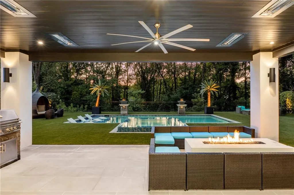 1105 Moores Mill Road Nw, Atlanta, Georgia 30327, 5 Bedrooms Bedrooms, ,5 BathroomsBathrooms,Residential,For Sale,1105 Moores Mill Road Nw,7628289