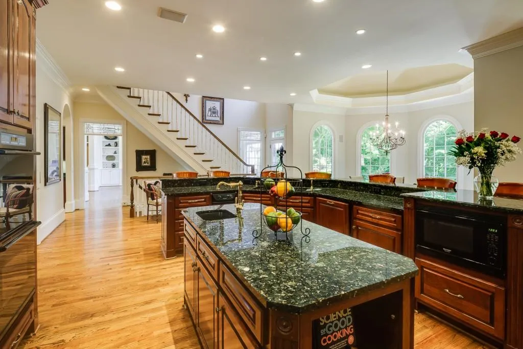 45 Sherington Place, Sandy Springs, Georgia 30350, 6 Bedrooms Bedrooms, ,7 BathroomsBathrooms,Residential,Sold,45 Sherington Place,7074185
