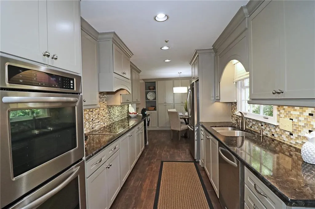 6280 Mountain Brook Lane, Atlanta, Georgia 30328, 4 Bedrooms Bedrooms, ,4 BathroomsBathrooms,Residential,Sold,6280 Mountain Brook Lane,6102572