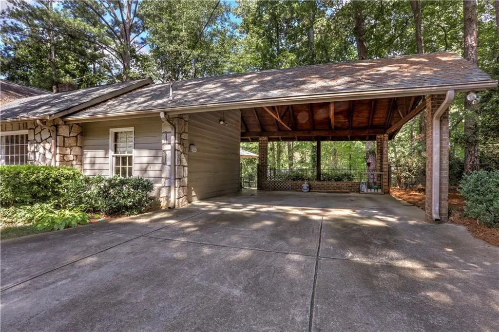 6280 Mountain Brook Lane, Atlanta, Georgia 30328, 4 Bedrooms Bedrooms, ,4 BathroomsBathrooms,Residential,Sold,6280 Mountain Brook Lane,6102572
