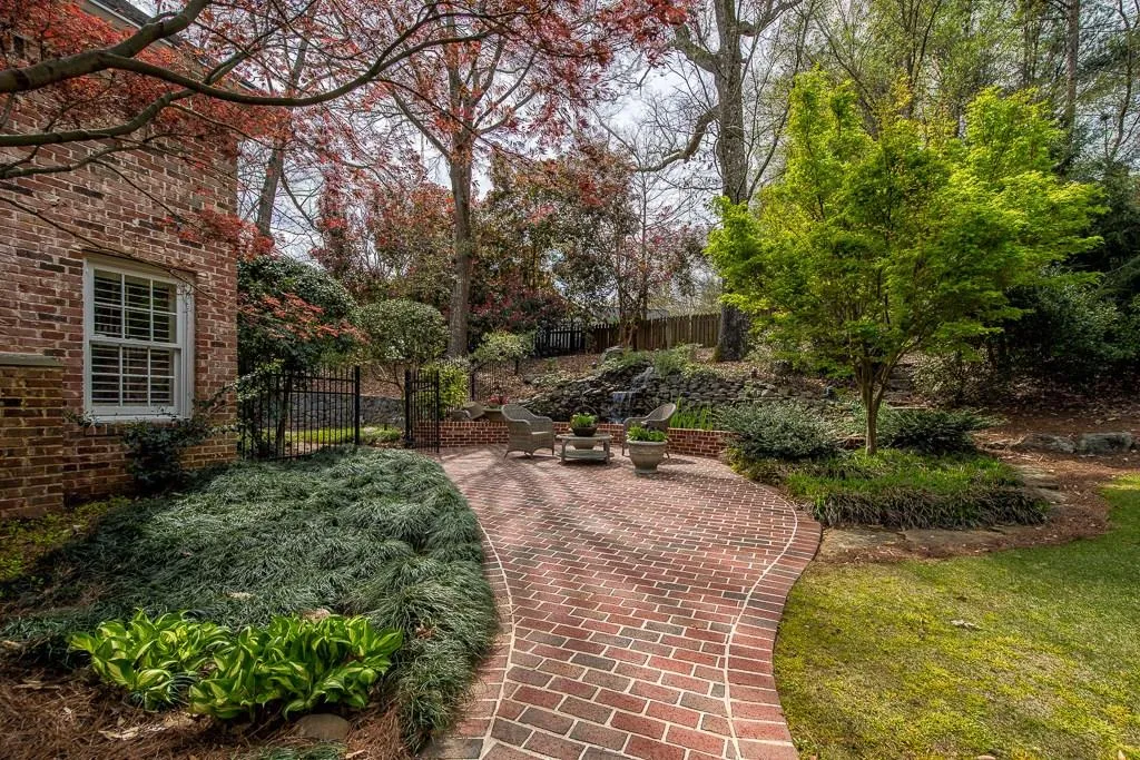7910 Landowne Drive, Atlanta, Georgia 30350, 5 Bedrooms Bedrooms, ,4 BathroomsBathrooms,Residential,Sold,7910 Landowne Drive,5987284