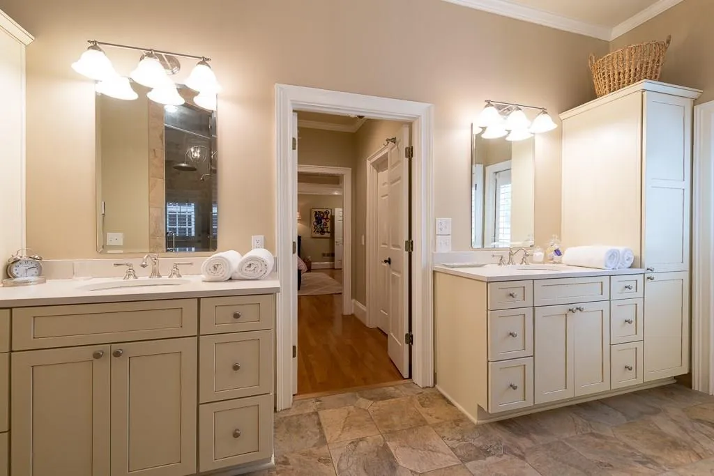 7910 Landowne Drive, Atlanta, Georgia 30350, 5 Bedrooms Bedrooms, ,4 BathroomsBathrooms,Residential,Sold,7910 Landowne Drive,5987284
