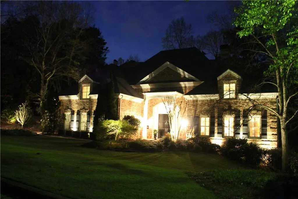 7910 Landowne Drive, Atlanta, Georgia 30350, 5 Bedrooms Bedrooms, ,4 BathroomsBathrooms,Residential,Sold,7910 Landowne Drive,5987284