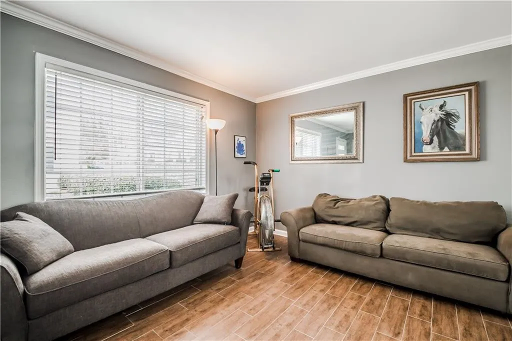 6940 Roswell Road Unit 10a, Atlanta, Georgia 30328, 2 Bedrooms Bedrooms, ,1 BathroomBathrooms,Residential,Sold,6940 Roswell Road Unit 10a,5825163