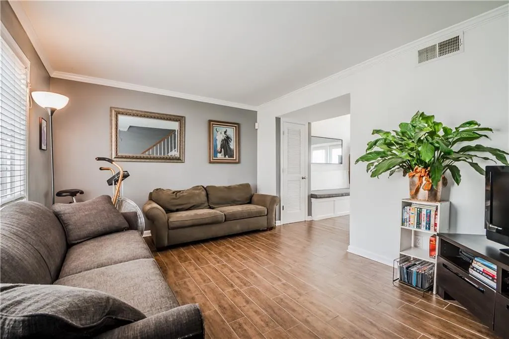 6940 Roswell Road Unit 10a, Atlanta, Georgia 30328, 2 Bedrooms Bedrooms, ,1 BathroomBathrooms,Residential,Sold,6940 Roswell Road Unit 10a,5825163