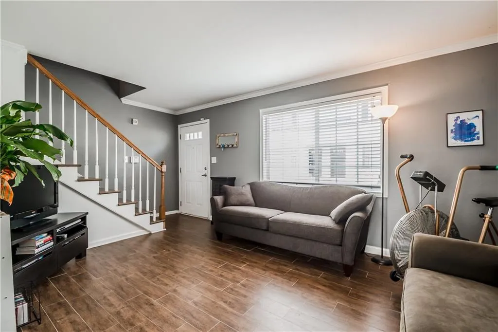 6940 Roswell Road Unit 10a, Atlanta, Georgia 30328, 2 Bedrooms Bedrooms, ,1 BathroomBathrooms,Residential,Sold,6940 Roswell Road Unit 10a,5825163